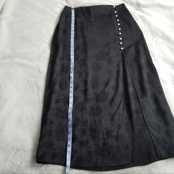 Aritzia skirt - Picture 13 of 15